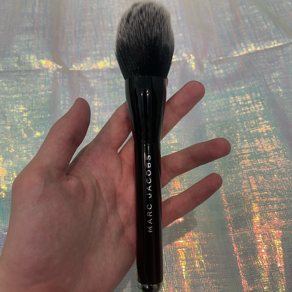 Marc Jacobs Elegant Black Brush Collection - Picture 2 of 7